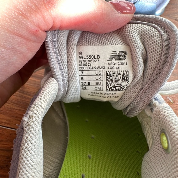 New Balance 550 WL550LB Retro Running Shoes Sneakers Grey/Neon/Blue Womens Sz 7 - Picture 9 of 10
